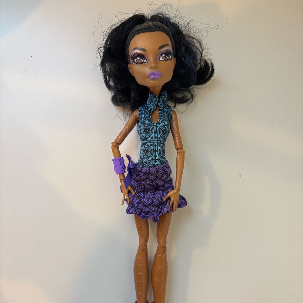 Monster High Robecca Steam Dance Class Doll